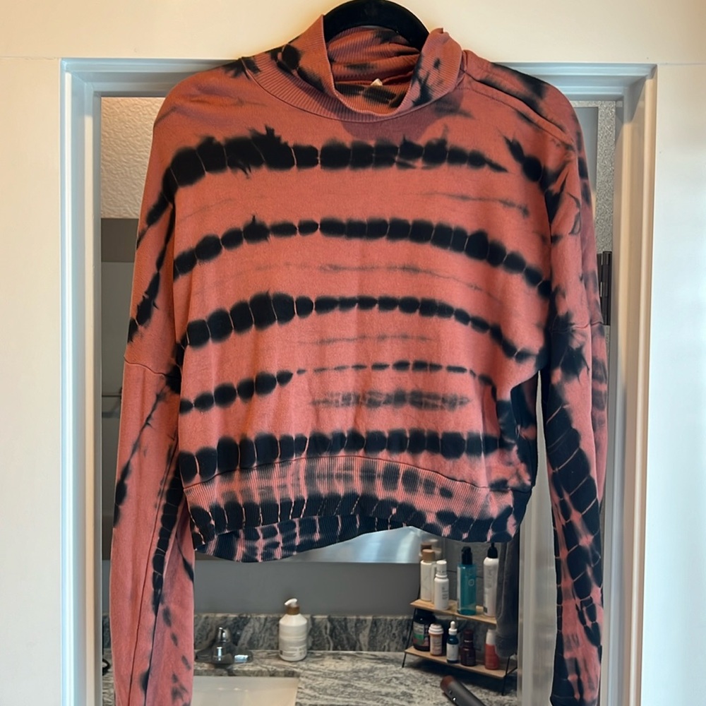 Burnt orange turtle neck sweatshirt